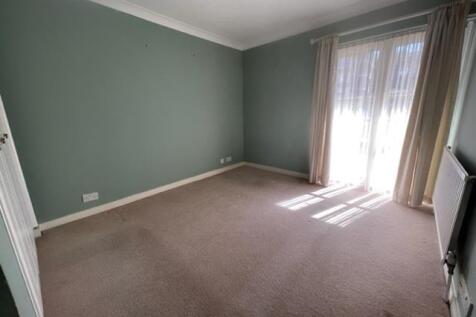 Bedroom 1.jpg