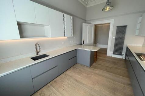 Kitchen 1 x4.jpg