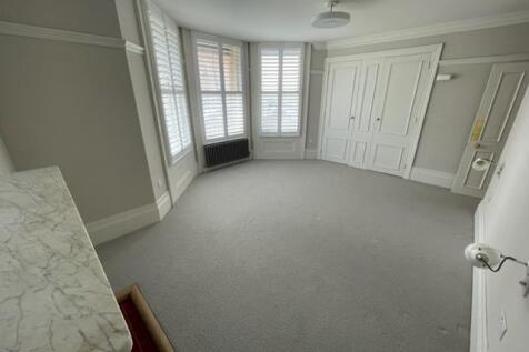 Bedroom 1 x2.jpg