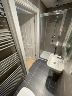 Bathroom 3.jpg