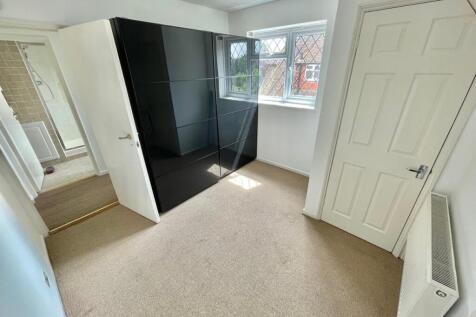Bedroom 5.jpg