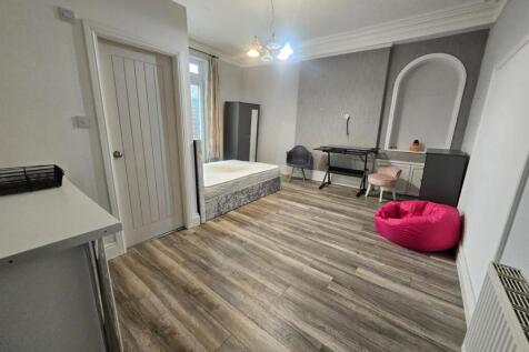 WhatsApp Image 2025-11-27 at 13.18.40 (4).jpeg