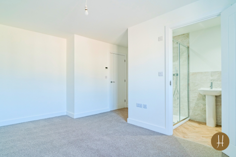 Bedroom &amp; En-Suite