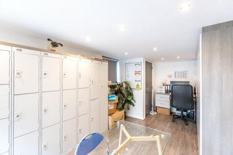 Outbuilding/Garage