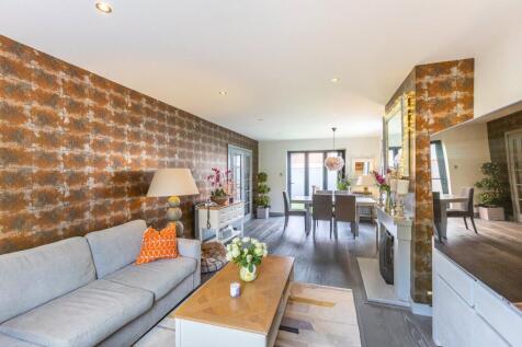 Sitting/Dining Room