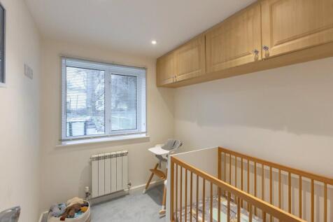 Bedroom 2/Study