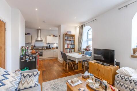 Sitting/Dining Room