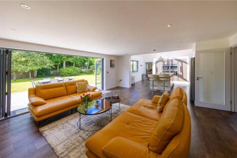 Kitchen/Entertaining