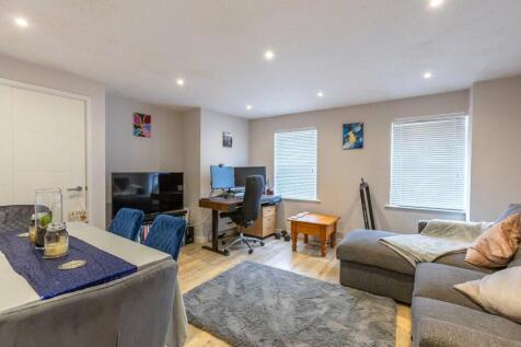 Sitting/Dining Room