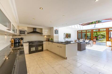 Kitchen/Sun Room