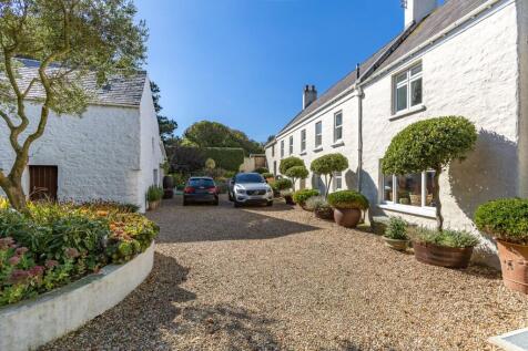Parking/Driveway