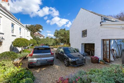 Parking/Driveway
