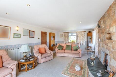Sitting/Dining Room