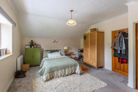 Wing Bedroom/5