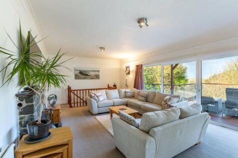 Sitting/Dining Room