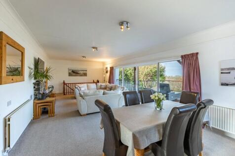 Sitting/Dining Room