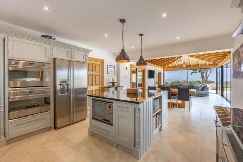 Kitchen/Sun Room