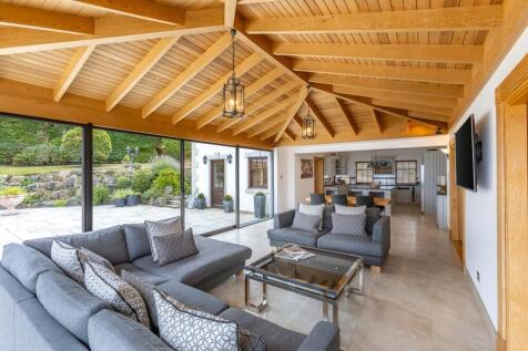 Kitchen/Sun Room
