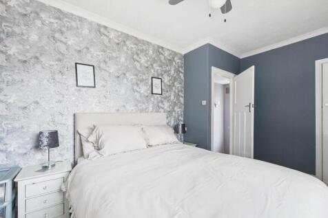 Bedroom 1 (2)