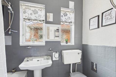 Denhill Park - Bathroom