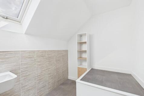Crampbark Road - Bathroom 2 (2)