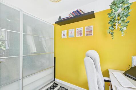 Bedroom 2 (2)