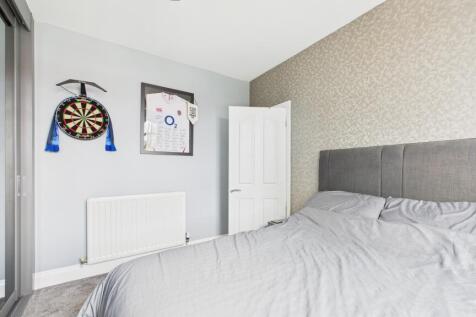 Bedroom 2 (2)