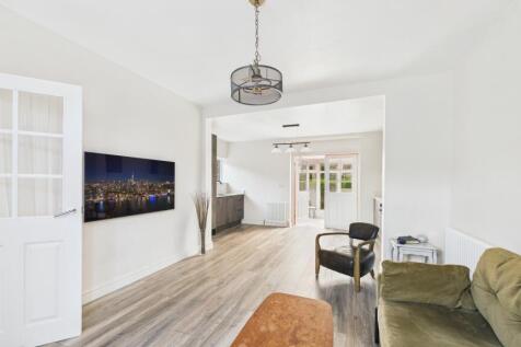 Living Room (2)