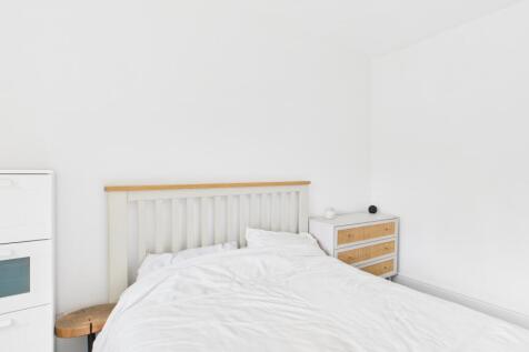 Bedroom 2 (2)