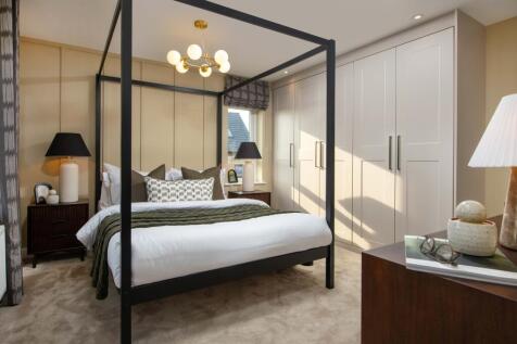 LYNFORD MAIN BEDROOM