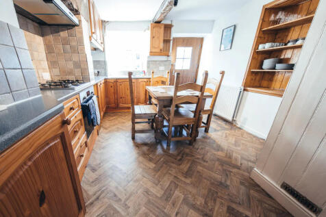 Kitchen 3.jpg
