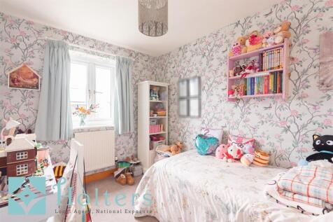 7 Rosemary Drive, Tregynon-04.jpg