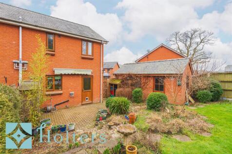 7 Rosemary Drive, Tregynon-18.jpg