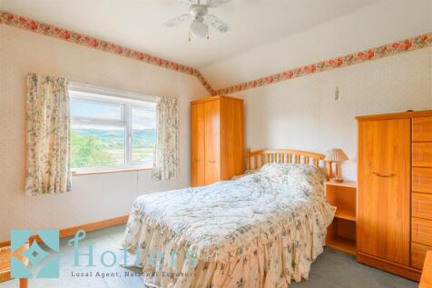 1 Maeshafren, Caersws-01.jpg
