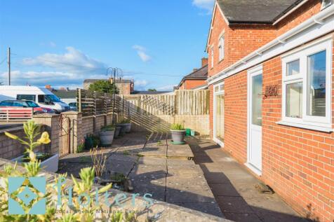 1 Maeshafren, Caersws-24.jpg