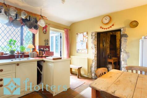 Bronllys, Mochdre-03.jpg