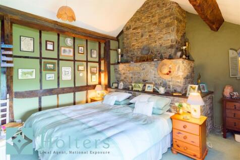 Bronllys, Mochdre-07.jpg