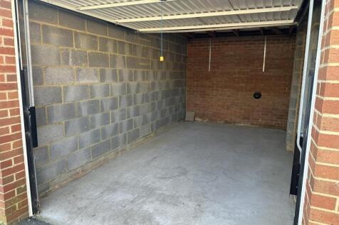 Garage.JPEG