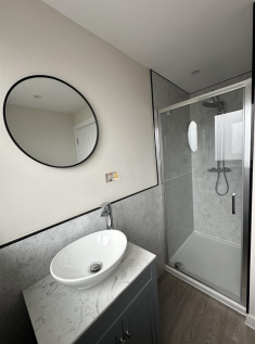Shared Bathroom_3