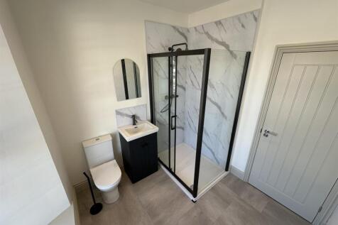 886_Main Bathroom