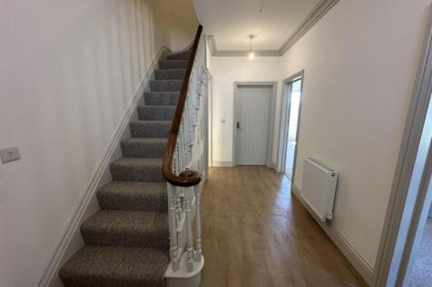 886_Hallway_2