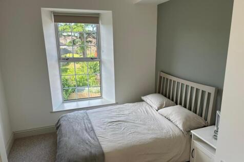886 Fishponds_Room2_1