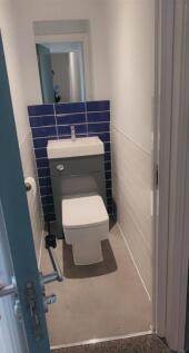 258 Overdale_Bathroom_2