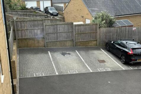151 Willowherb_Parking