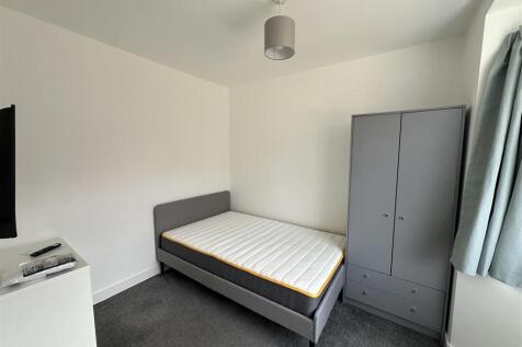 26 Bridgman Grove_Room1.jpeg