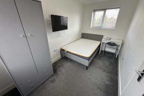 26 Bridgman Grove_Room3.jpeg