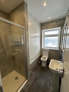 26 Bridgman Grove_Bathroom_2