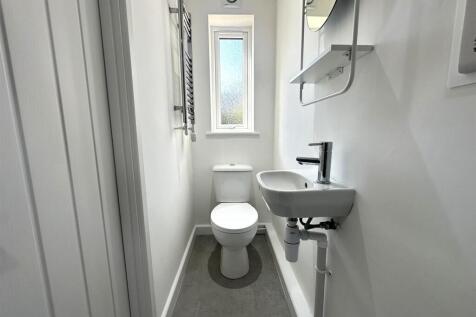 Ensuite Toilet