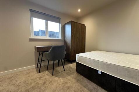 5 Fourth Ave_Garden Room_Bed