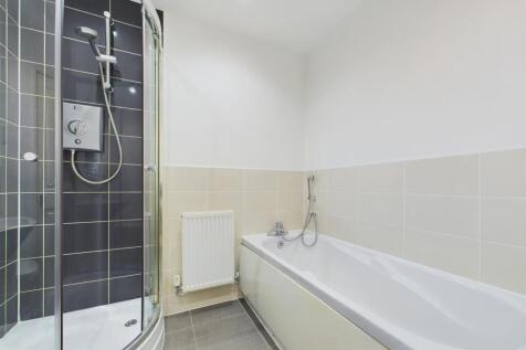 Four piece bathroom suite